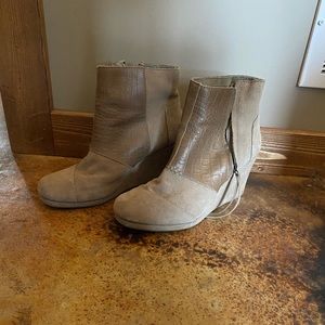 TOMs booties